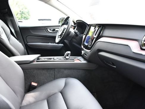 Certified 2023 Volvo XC60 B5 Plus w/ Climate Package AWD/4WD image 29
