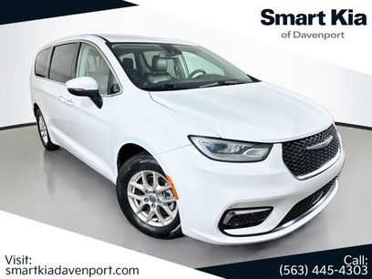 Used 2023 Chrysler Pacifica Touring-L