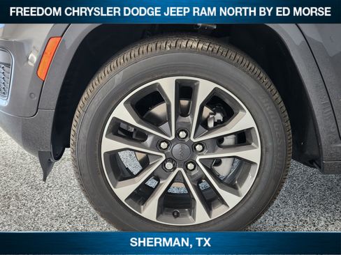 New 2025 Jeep Grand Cherokee Overland AWD/4WD image 7