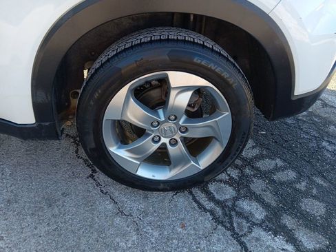 Used 2017 Honda HR-V LX image 10