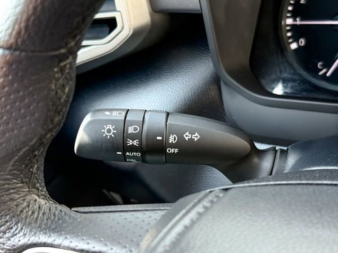 Used 2022 Toyota Tundra SR5 w/ SR5 Premium Package image 30