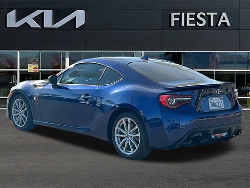 Used 2017 Toyota 86 image 3