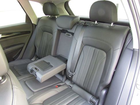 Used 2020 Audi Q5 e Prestige w/ Prestige Package AWD/4WD image 17