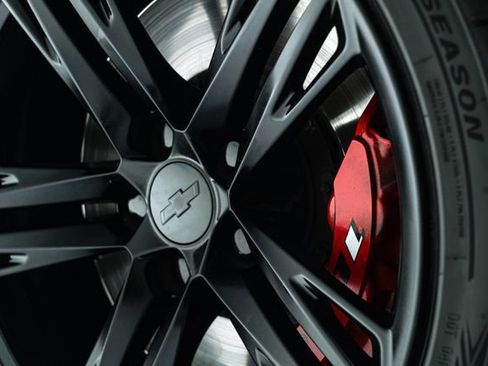 Used 2021 Chevrolet Camaro ZL1 RWD image 22