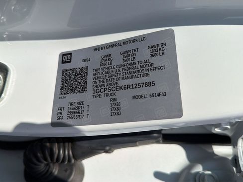 Used 2024 Chevrolet Colorado LT w/ LT Convenience Package RWD image 41