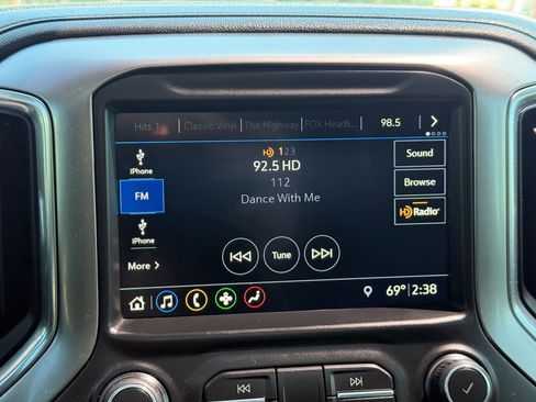 Used 2019 Chevrolet Silverado 1500 LT Trail Boss AWD/4WD image 24