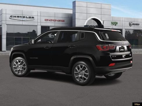 New 2024 Jeep Compass Latitude w/ Sun and Sound Group AWD/4WD image 4