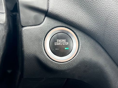 Used 2023 Chevrolet Equinox LT image 24