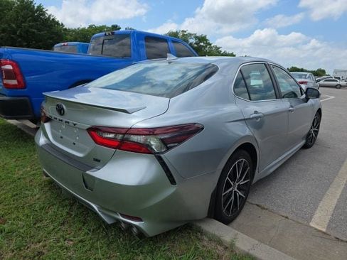 Used 2023 Toyota Camry SE FWD image 5
