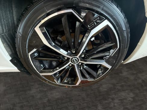 Used 2024 Nissan Altima 2.5 SR FWD image 9