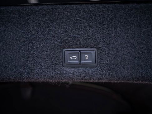Used 2022 Lamborghini Urus AWD/4WD image 75