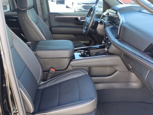 Used 2025 Chevrolet Tahoe Premier image 42