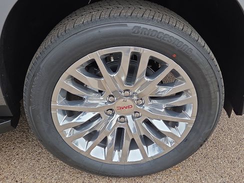 New 2026 GMC Yukon XL Denali image 6