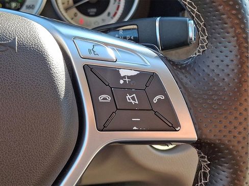 Used 2014 Mercedes-Benz E 350 4MATIC Sedan image 24