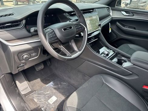 New 2026 Jeep Grand Cherokee L 4WD image 13