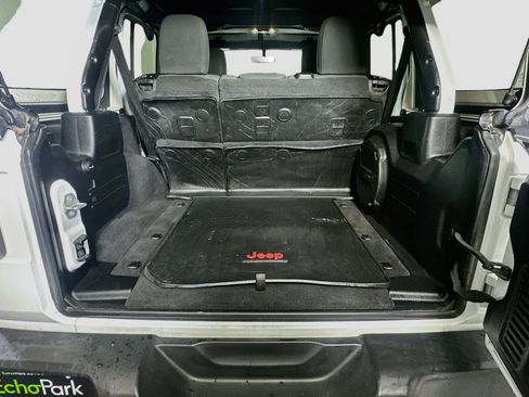 Used 2021 Jeep Wrangler Unlimited Rubicon AWD/4WD image 29