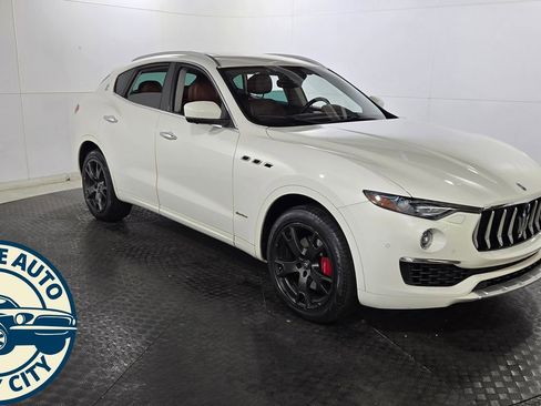 Used 2019 Maserati Levante GranLusso AWD/4WD image 1