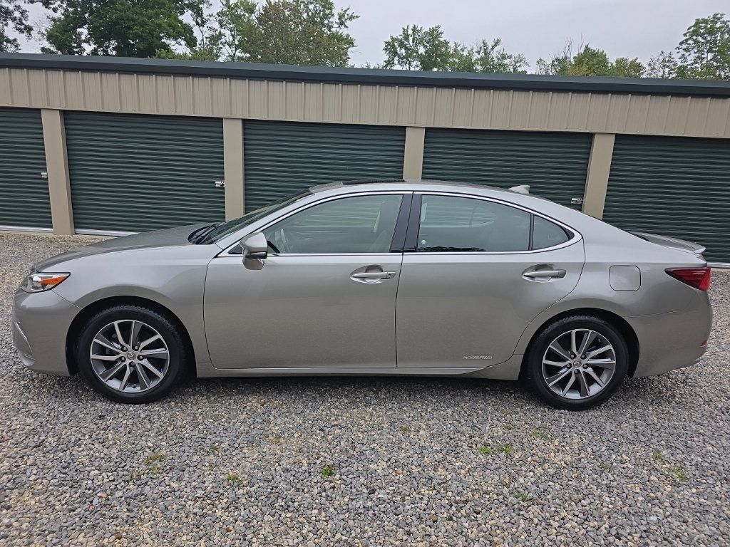 Used 2018 Lexus ES 300h FWD image 3