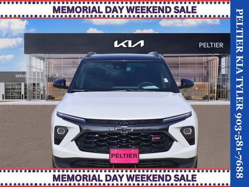 Used 2025 Chevrolet TrailBlazer RS w/ Convenience Package FWD image 2