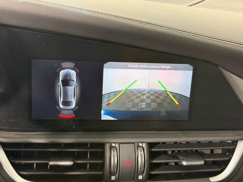 Used 2021 Alfa Romeo Giulia Ti Sport image 27