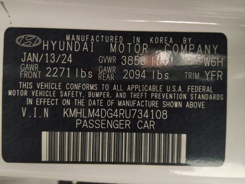 Used 2024 Hyundai Elantra SEL FWD image 33