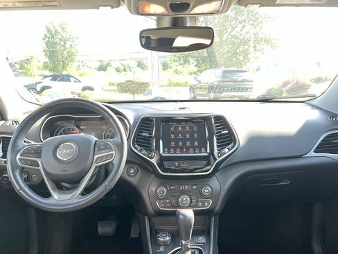 Used 2019 Jeep Cherokee Limited image 20