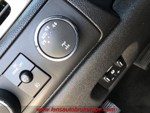 Used 2013 Chevrolet Avalanche LTZ AWD/4WD image 15