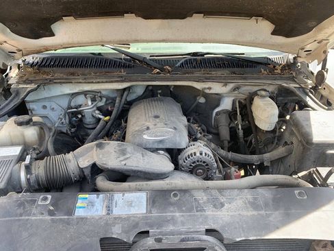 Used 2006 Chevrolet Silverado 2500 W/T AWD/4WD image 9
