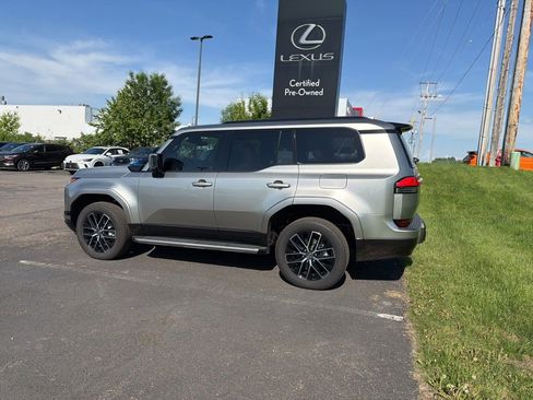 Used 2026 Lexus GX 550 w/ Cold Area Package AWD/4WD image 9