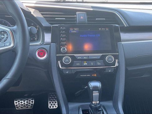 Used 2019 Honda Civic Touring image 6