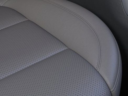 Used 2024 Chevrolet Silverado 1500 LTZ w/ LTZ Premium Package image 21