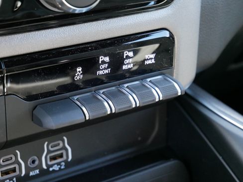 New 2026 RAM 1500 Big Horn AWD/4WD image 16