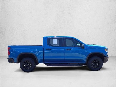 Used 2022 Chevrolet Silverado 1500 ZR2 w/ Technology Package AWD/4WD image 5