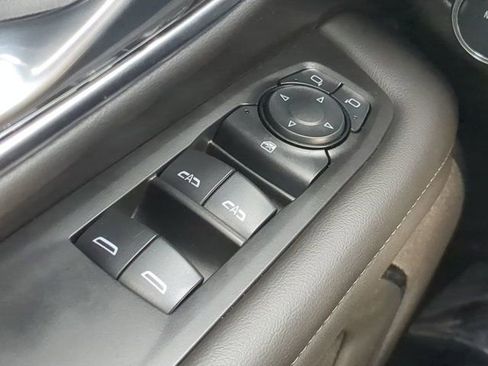 Used 2024 GMC Yukon SLE w/ Gmc Pro Safety Plus Package image 22