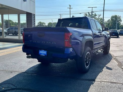 Used 2025 Toyota Tacoma TRD Off-Road AWD/4WD image 4