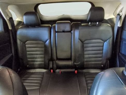 Used 2017 Ford Edge SEL w/ Equipment Group 201A AWD/4WD image 17