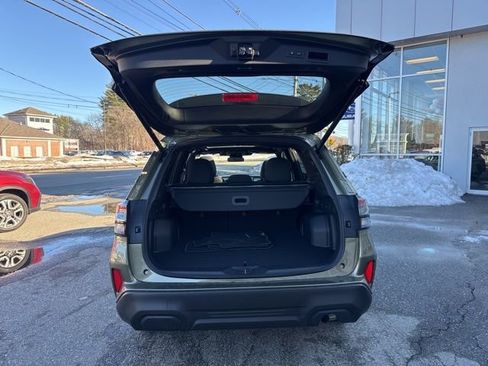 Used 2025 Subaru Forester Premium image 11