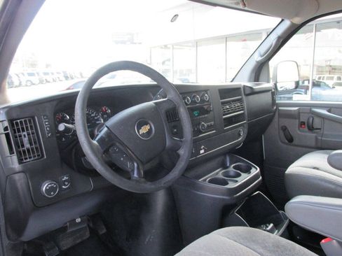 Used 2014 Chevrolet Express 3500 RWD image 23