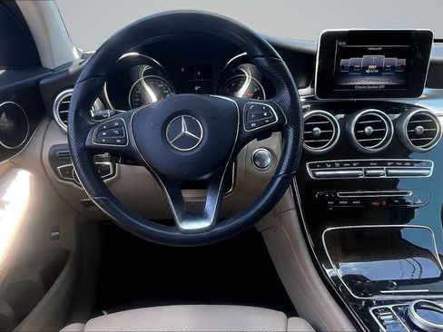 Used 2019 Mercedes-Benz GLC 300 image 5