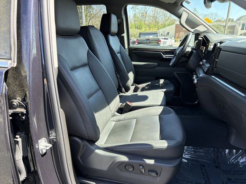 Used 2025 GMC Sierra 1500 SLT image 13