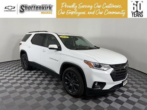 Used 2021 Chevrolet Traverse RS image 1