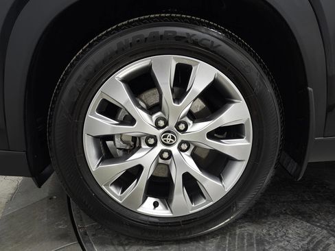 Used 2024 Toyota Grand Highlander Limited image 13