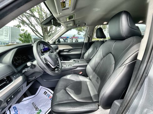 Used 2024 Toyota Grand Highlander FWD image 19