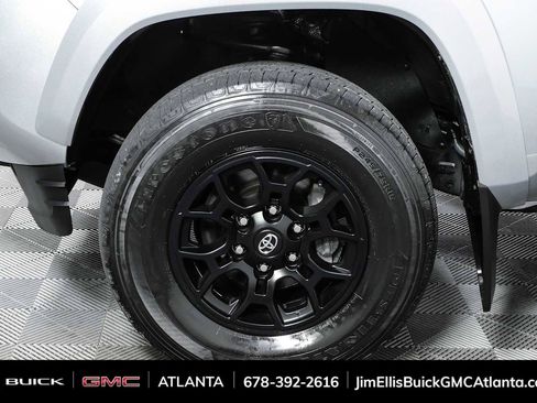 Used 2022 Toyota Tacoma SR5 AWD/4WD image 33