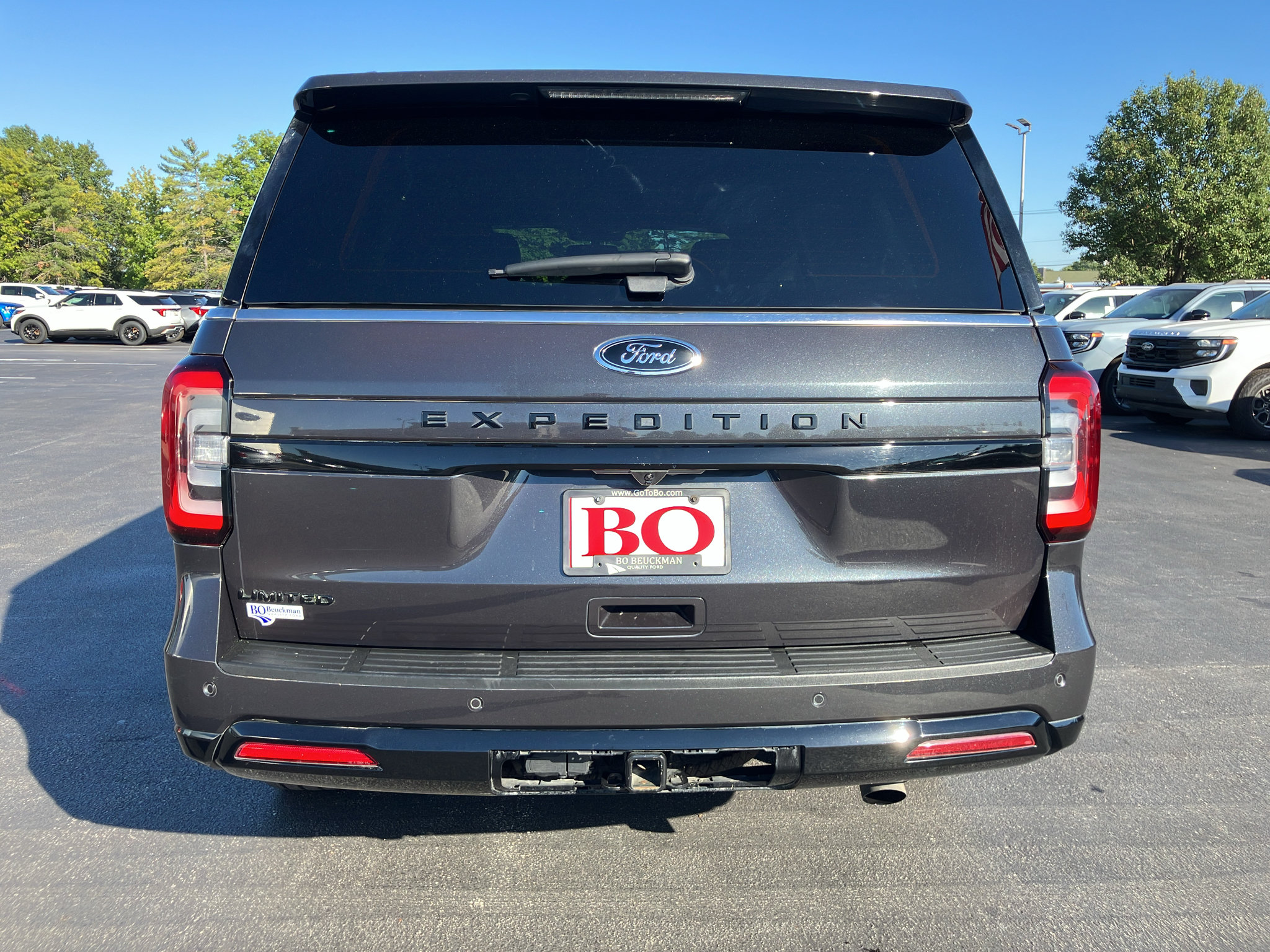 Used 2023 Ford Expedition Limited AWD/4WD image 5