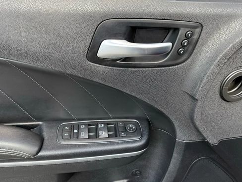 Used 2017 Dodge Charger SXT w/ AWD Plus Group image 13