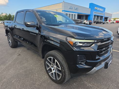 Used 2023 Chevrolet Colorado Z71 w/ Z71 Convenience Package 2 AWD/4WD image 2