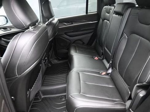 Used 2025 Jeep Grand Cherokee Limited w/ Black Appearance Package AWD/4WD image 26