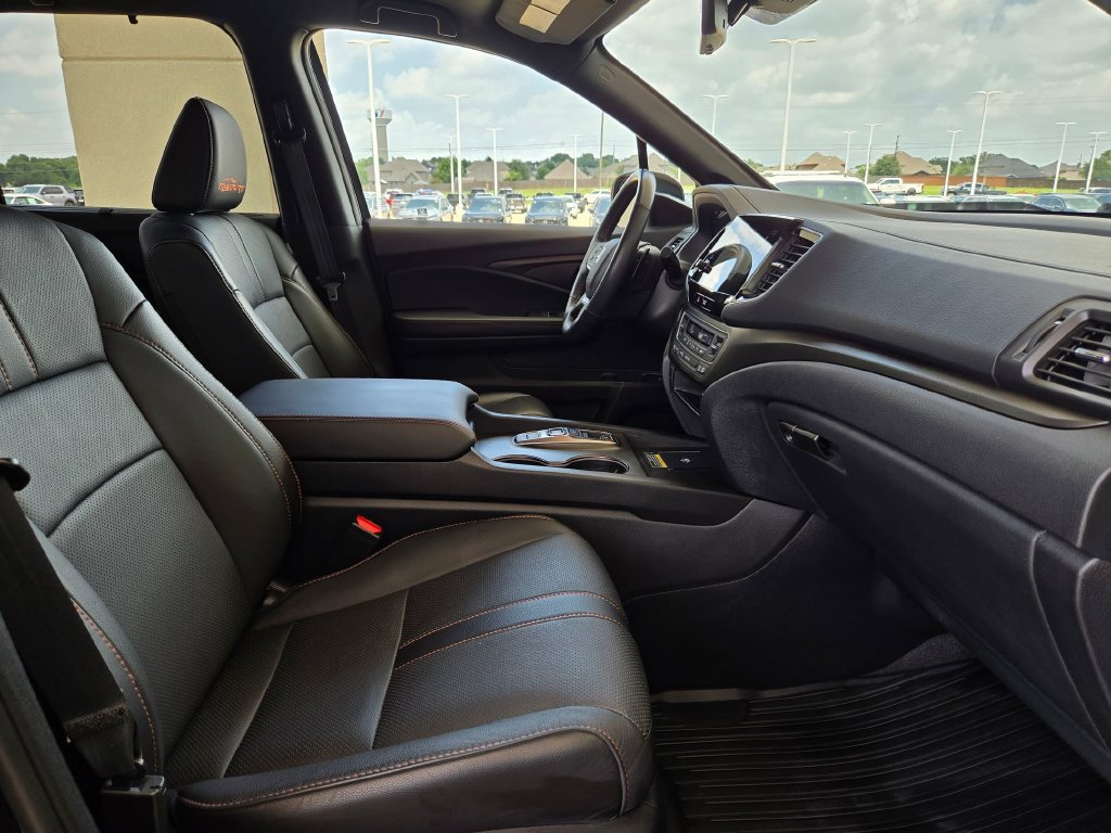 Used 2025 Honda Passport TrailSport image 25
