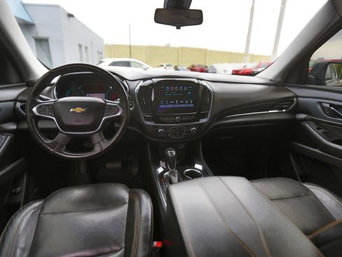 Used 2018 Chevrolet Traverse Premier w/ Driver Confidence II Package FWD image 12